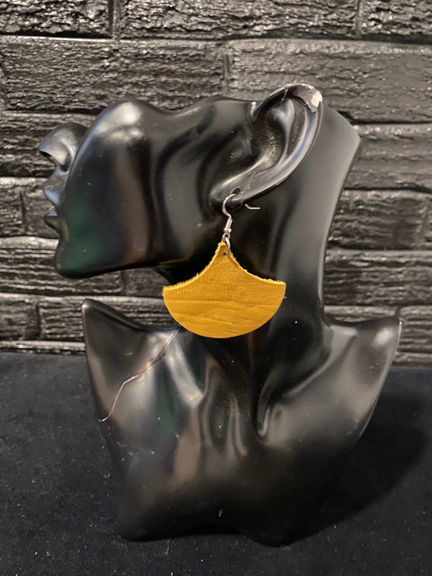 Medium Ginko Leaf Leather